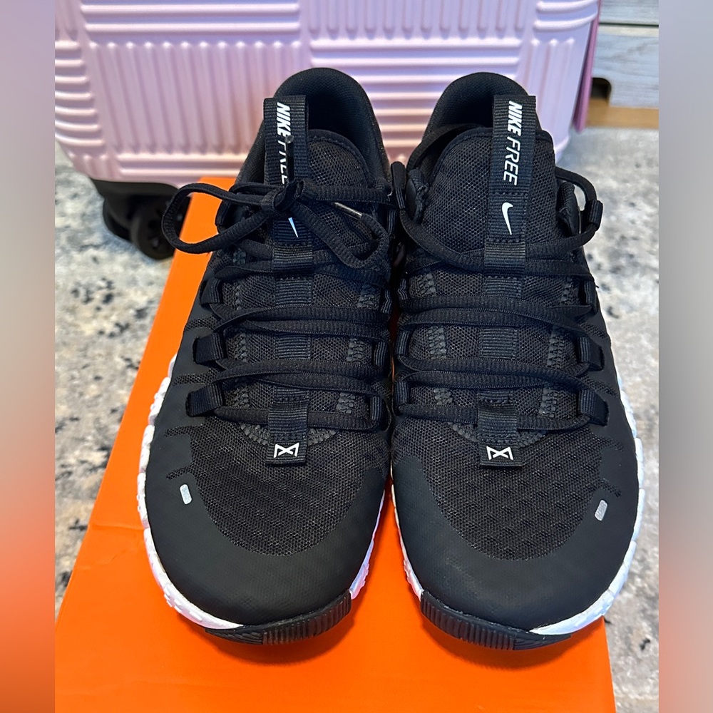 NIB 🆕 Womens Nike Metcon 5 Sneakers - Picture 7 of 8